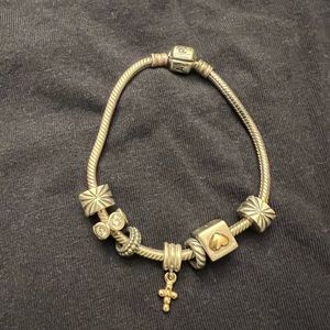 Pandora Bracelet w Charms